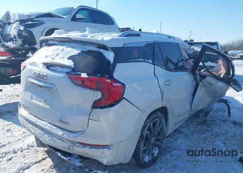 2019 GMC Terrain Denali z USA, uszkodzony, nr VIN 3GKALXEX4KL393067